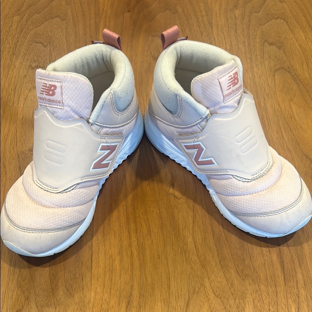 Girls New Balance Pink high top  Sneakers 3